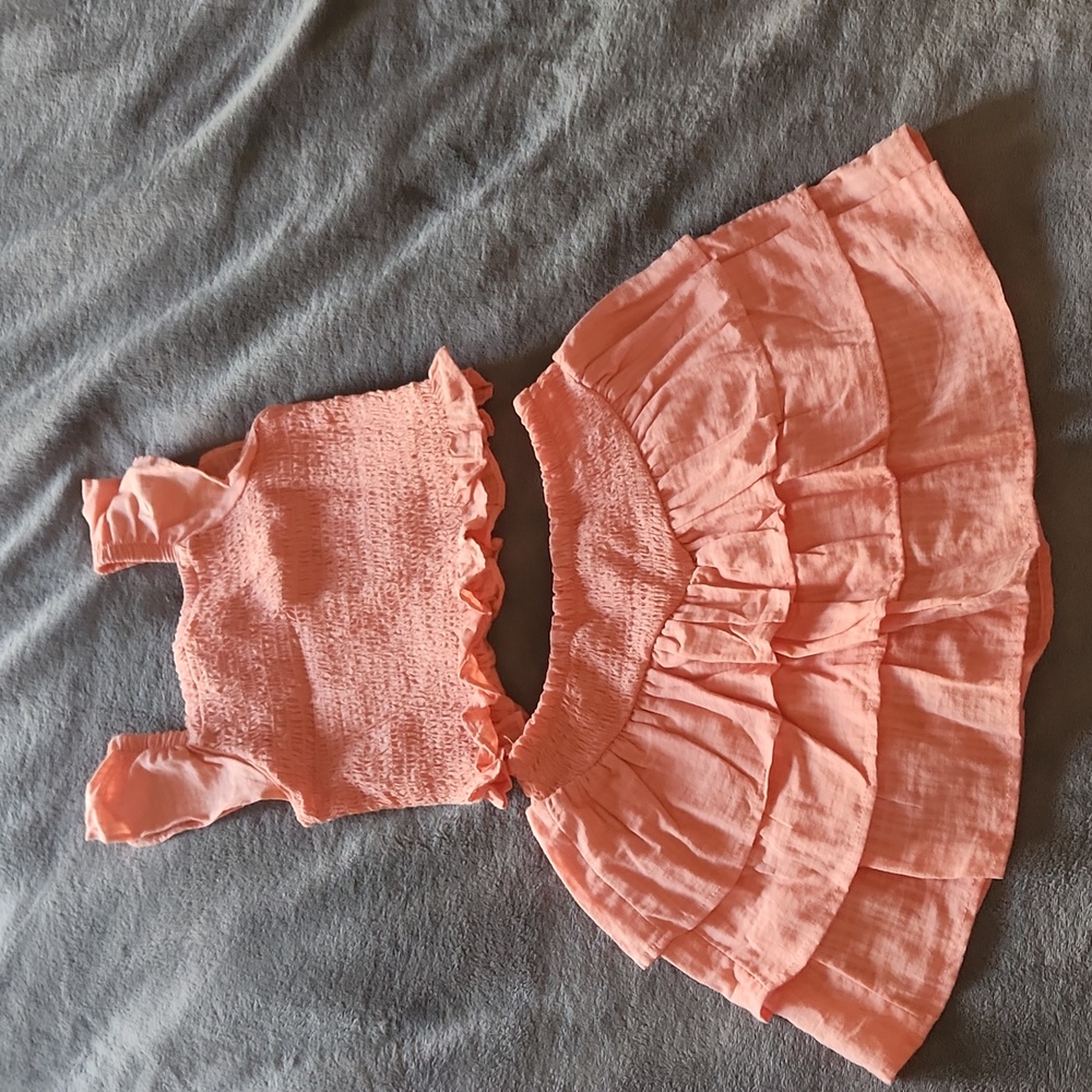 Toddler girl 4t 2 piece set worn for like 2 hrs